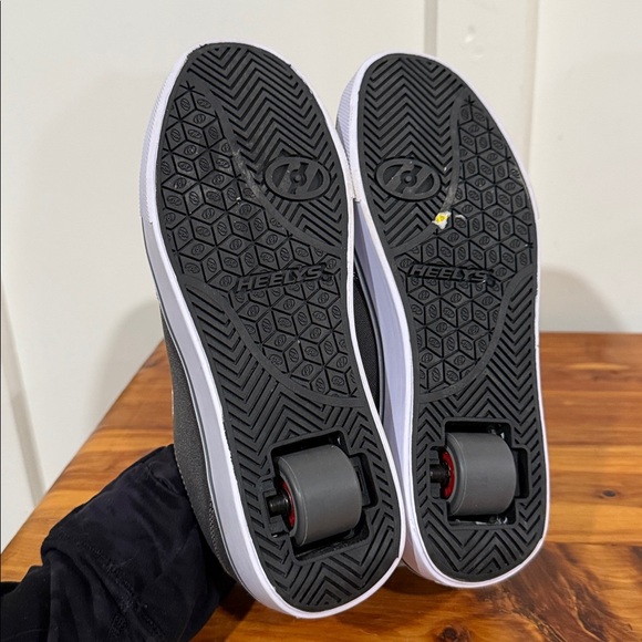 Heelys Pro 20 Gray Youth Skate Sneakers - Picture 5 of 7